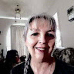 Meet your Posher, Lorie